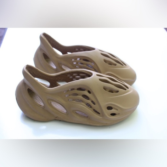 Adidas Yeezy foam runner shoes - Picture 9 of 13